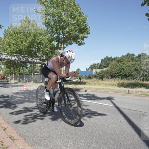 09.08.2026 - GEWOBA Citytriathlon Bremen Michael Burmester http://msf.ph/oto/9956028 09.08.2026 12:32:35 Radfahren 590, 594, 680, 874, 983, 1006, 1008 meine-sportfotos.de