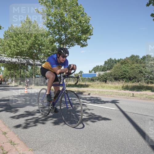 09.08.2026 - GEWOBA Citytriathlon Bremen Michael Burmester http://msf.ph/oto/9956052 09.08.2026 12:33:28 Radfahren 615, 679, 717, 730, 769, 879, 880, 1133 meine-sportfotos.de