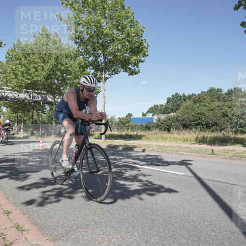 09.08.2026 - GEWOBA Citytriathlon Bremen Michael Burmester http://msf.ph/oto/9956101 09.08.2026 12:34:47 Radfahren 557, 628, 726, 756, 757, 855, 939, 1145 meine-sportfotos.de