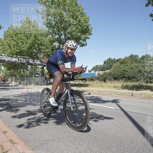 09.08.2026 - GEWOBA Citytriathlon Bremen Michael Burmester http://msf.ph/oto/9956111 09.08.2026 12:35:04 Radfahren 555, 574, 598, 624, 638, 756, 807, 1145 meine-sportfotos.de