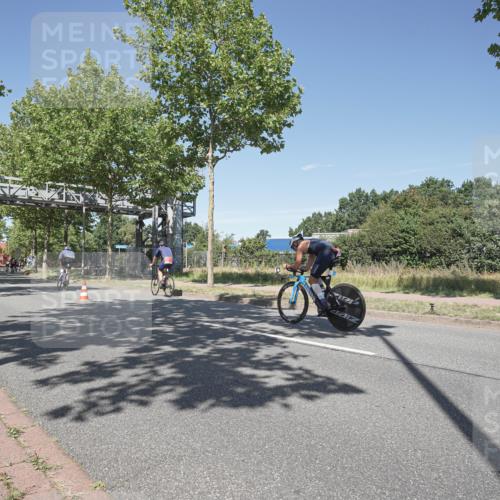09.08.2026 - GEWOBA Citytriathlon Bremen Michael Burmester http://msf.ph/oto/9956138 09.08.2026 12:35:38 Radfahren 552, 758, 777, 814 meine-sportfotos.de