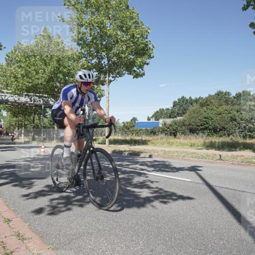 09.08.2026 - GEWOBA Citytriathlon Bremen Michael Burmester http://msf.ph/oto/9956162 09.08.2026 12:36:12 Radfahren 560, 562, 564, 565, 682, 737, 781, 901, 918, 948, 981, 1110, 1119, 1139 meine-sportfotos.de