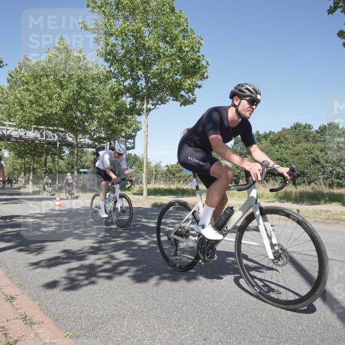 09.08.2026 - GEWOBA Citytriathlon Bremen Michael Burmester http://msf.ph/oto/9956167 09.08.2026 12:36:16 Radfahren 560, 562, 565, 668, 682, 737, 748, 781, 948, 981, 1110, 1119, 1139 meine-sportfotos.de