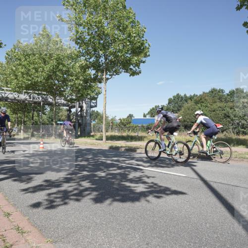 09.08.2026 - GEWOBA Citytriathlon Bremen Michael Burmester http://msf.ph/oto/9956172 09.08.2026 12:36:26 Radfahren 560, 562, 668, 673, 682, 748, 749, 780, 864, 948, 979, 1110, 1118, 1129, 1139, 1146 meine-sportfotos.de