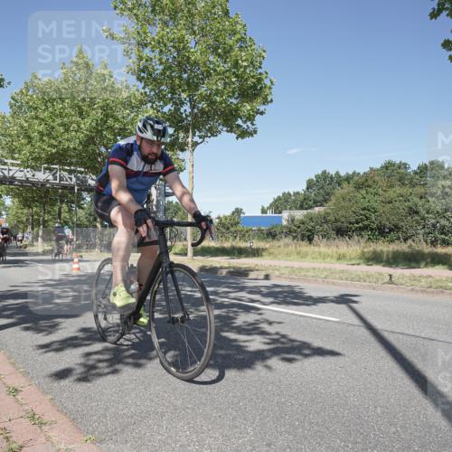 09.08.2026 - GEWOBA Citytriathlon Bremen Michael Burmester http://msf.ph/oto/9956176 09.08.2026 12:36:30 Radfahren 653, 668, 673, 748, 749, 780, 864, 979, 1118, 1129, 1139, 1146 meine-sportfotos.de