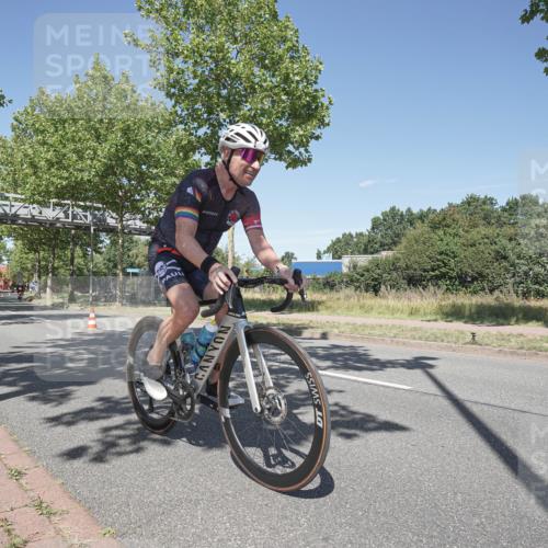 09.08.2026 - GEWOBA Citytriathlon Bremen Michael Burmester http://msf.ph/oto/9956197 09.08.2026 12:37:03 Radfahren 728, 787, 812, 823, 872, 943, 1126, 1142, 1147 meine-sportfotos.de