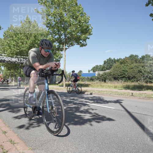 09.08.2026 - GEWOBA Citytriathlon Bremen Michael Burmester http://msf.ph/oto/9956237 09.08.2026 12:38:00 Radfahren 559, 571, 687, 763, 897, 911, 960, 1017, 1113, 1114 meine-sportfotos.de