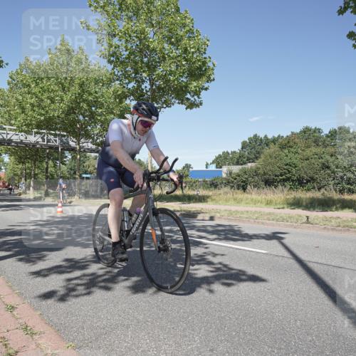 09.08.2026 - GEWOBA Citytriathlon Bremen Michael Burmester http://msf.ph/oto/9956247 09.08.2026 12:38:17 Radfahren 570, 596, 603, 672, 762, 806, 886, 911, 960 meine-sportfotos.de