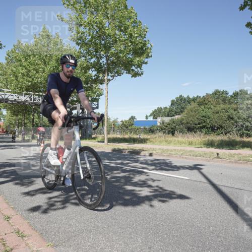 09.08.2026 - GEWOBA Citytriathlon Bremen Michael Burmester http://msf.ph/oto/9956269 09.08.2026 12:38:52 Radfahren 572, 577, 625, 667, 798, 838, 902, 1003, 1111, 1156 meine-sportfotos.de
