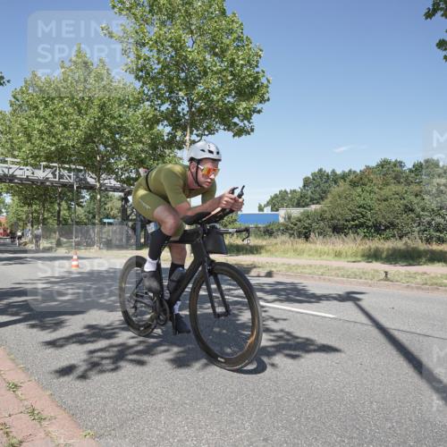 09.08.2026 - GEWOBA Citytriathlon Bremen Michael Burmester http://msf.ph/oto/9956292 09.08.2026 12:39:33 Radfahren 612, 656, 705, 783, 834, 896 meine-sportfotos.de