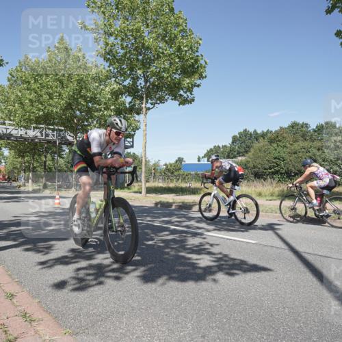 09.08.2026 - GEWOBA Citytriathlon Bremen Michael Burmester http://msf.ph/oto/9956343 09.08.2026 12:40:37 Radfahren 651, 671, 701, 707, 809, 810, 819, 888, 919, 954, 1136 meine-sportfotos.de