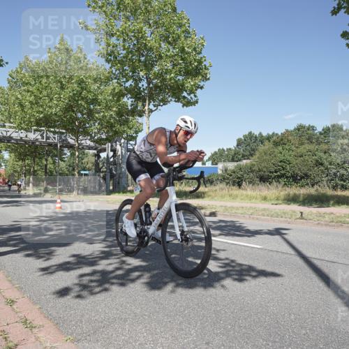 09.08.2026 - GEWOBA Citytriathlon Bremen Michael Burmester http://msf.ph/oto/9956370 09.08.2026 12:41:20 Radfahren 548, 702, 711, 858, 982, 1020 meine-sportfotos.de