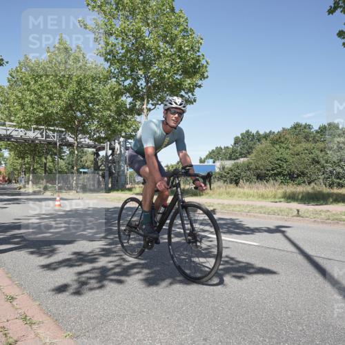 09.08.2026 - GEWOBA Citytriathlon Bremen Michael Burmester http://msf.ph/oto/9956432 09.08.2026 12:43:00 Radfahren 543, 588, 649, 785, 890, 942, 1010, 1104, 1140 meine-sportfotos.de