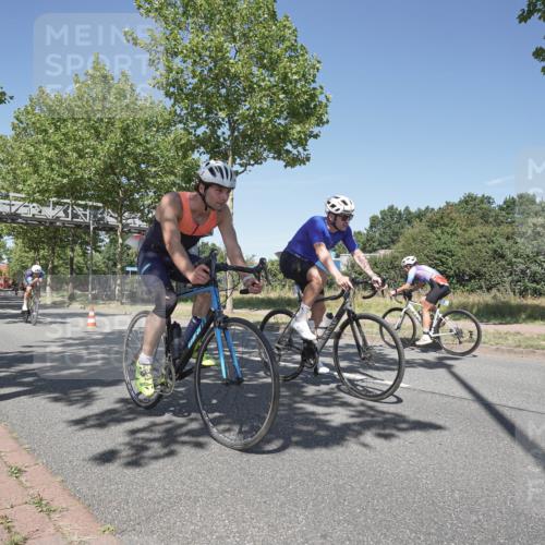 09.08.2026 - GEWOBA Citytriathlon Bremen Michael Burmester http://msf.ph/oto/9956447 09.08.2026 12:43:21 Radfahren 546, 558, 621, 643, 674, 700, 732, 859, 887, 898, 944, 945, 989, 991, 996, 1105, 1108 meine-sportfotos.de