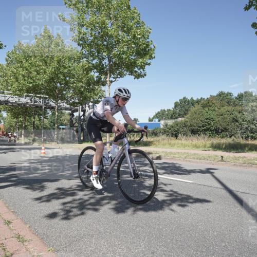 09.08.2026 - GEWOBA Citytriathlon Bremen Michael Burmester http://msf.ph/oto/9956450 09.08.2026 12:43:25 Radfahren 546, 558, 621, 643, 674, 700, 712, 732, 797, 859, 887, 898, 944, 945, 989, 991, 996, 1105, 1108, 1148 meine-sportfotos.de