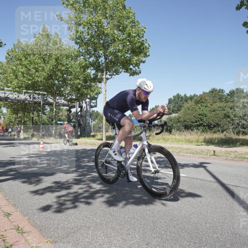 09.08.2026 - GEWOBA Citytriathlon Bremen Michael Burmester http://msf.ph/oto/9956466 09.08.2026 12:43:45 Radfahren 633, 712, 797, 1125 meine-sportfotos.de