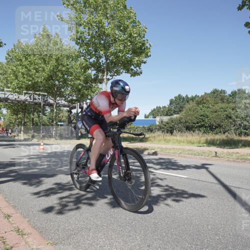 09.08.2026 - GEWOBA Citytriathlon Bremen Michael Burmester http://msf.ph/oto/9956474 09.08.2026 12:43:58 Radfahren 614, 633, 951, 1125 meine-sportfotos.de