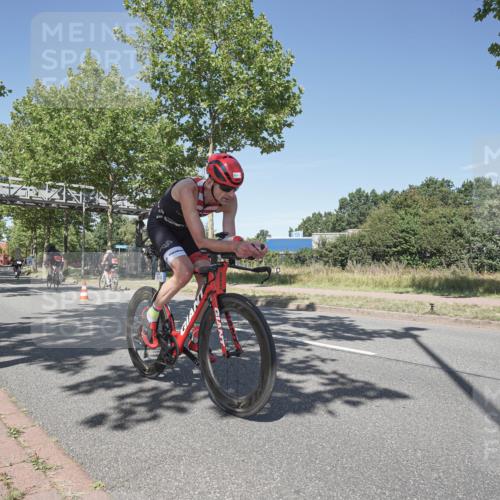 09.08.2026 - GEWOBA Citytriathlon Bremen Michael Burmester http://msf.ph/oto/9956483 09.08.2026 12:44:13 Radfahren 614, 658, 660, 661, 714, 854, 891, 957, 974 meine-sportfotos.de