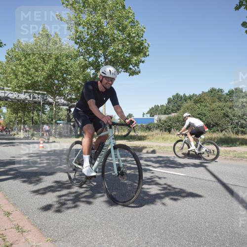 09.08.2026 - GEWOBA Citytriathlon Bremen Michael Burmester http://msf.ph/oto/9956489 09.08.2026 12:44:22 Radfahren 587, 629, 658, 660, 714, 854, 957, 974, 1014, 1106, 1122 meine-sportfotos.de