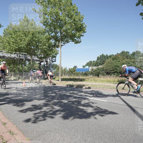 09.08.2026 - GEWOBA Citytriathlon Bremen Michael Burmester http://msf.ph/oto/9956523 09.08.2026 12:45:01 Radfahren 556, 607, 631, 666, 690, 729, 813, 831, 842, 843, 853, 862, 941, 985, 1117 meine-sportfotos.de
