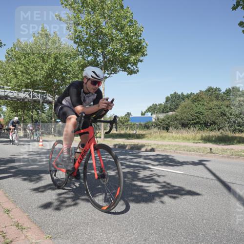 09.08.2026 - GEWOBA Citytriathlon Bremen Michael Burmester http://msf.ph/oto/9956532 09.08.2026 12:45:08 Radfahren 549, 556, 597, 607, 610, 631, 666, 676, 690, 813, 831, 843, 853, 862, 985, 1128 meine-sportfotos.de