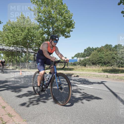 09.08.2026 - GEWOBA Citytriathlon Bremen Michael Burmester http://msf.ph/oto/9956536 09.08.2026 12:45:12 Radfahren 549, 556, 597, 607, 610, 631, 676, 690, 738, 843, 853, 862, 878, 997, 1128, 1157 meine-sportfotos.de