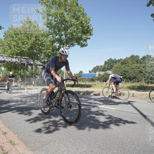 09.08.2026 - GEWOBA Citytriathlon Bremen Michael Burmester http://msf.ph/oto/9956602 09.08.2026 12:47:19 Radfahren 540, 554, 646, 721, 793, 825, 969 meine-sportfotos.de