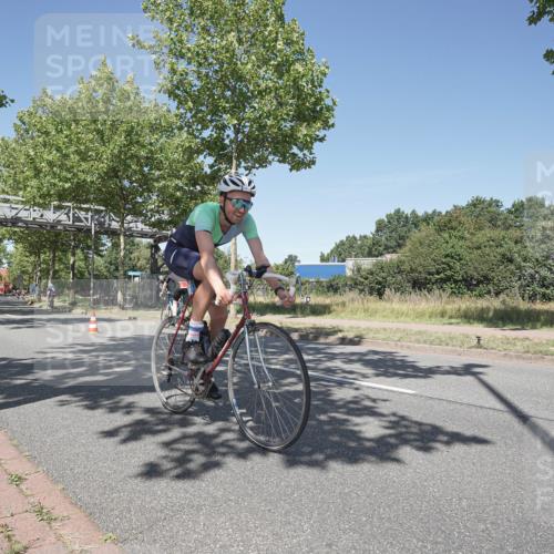 09.08.2026 - GEWOBA Citytriathlon Bremen Michael Burmester http://msf.ph/oto/9956634 09.08.2026 12:48:05 Radfahren 563, 683, 688, 811, 883, 955, 1103, 1116 meine-sportfotos.de