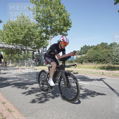 09.08.2026 - GEWOBA Citytriathlon Bremen Michael Burmester http://msf.ph/oto/9956654 09.08.2026 12:48:40 Radfahren 544, 561, 613, 645, 685, 769, 795, 822, 824, 882 meine-sportfotos.de
