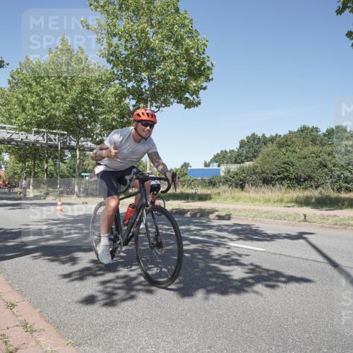 09.08.2026 - GEWOBA Citytriathlon Bremen Michael Burmester http://msf.ph/oto/9956674 09.08.2026 12:49:06 Radfahren 592, 641, 647, 724, 905, 1141, 1149 meine-sportfotos.de