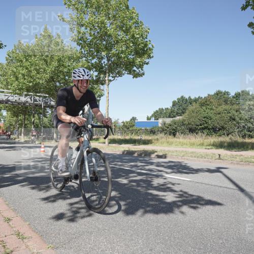 09.08.2026 - GEWOBA Citytriathlon Bremen Michael Burmester http://msf.ph/oto/9956699 09.08.2026 12:49:56 Radfahren 590, 773, 777, 784, 852, 874, 946, 967, 1008, 1150 meine-sportfotos.de
