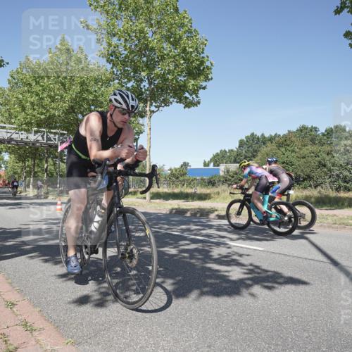 09.08.2026 - GEWOBA Citytriathlon Bremen Michael Burmester http://msf.ph/oto/9956702 09.08.2026 12:49:59 Radfahren 557, 590, 686, 773, 777, 784, 874, 946, 967, 1008 meine-sportfotos.de