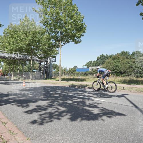 09.08.2026 - GEWOBA Citytriathlon Bremen Michael Burmester http://msf.ph/oto/9956710 09.08.2026 12:50:09 Radfahren 557, 686, 773, 777, 784, 875, 947, 1008, 1145 meine-sportfotos.de