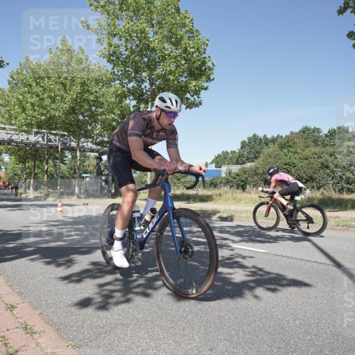 09.08.2026 - GEWOBA Citytriathlon Bremen Michael Burmester http://msf.ph/oto/9956711 09.08.2026 12:50:12 Radfahren 557, 589, 686, 773, 784, 875, 947, 1145 meine-sportfotos.de
