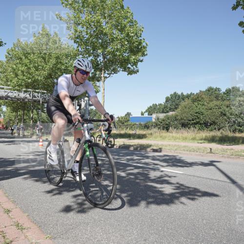 09.08.2026 - GEWOBA Citytriathlon Bremen Michael Burmester http://msf.ph/oto/9956735 09.08.2026 12:50:52 Radfahren 594, 624, 730, 799, 808, 879, 932, 987, 1016, 1137, 1139 meine-sportfotos.de