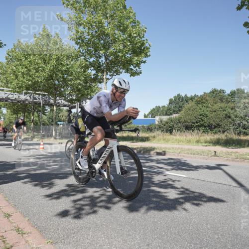 09.08.2026 - GEWOBA Citytriathlon Bremen Michael Burmester http://msf.ph/oto/9956790 09.08.2026 12:52:15 Radfahren 679, 682, 717, 750, 820, 826, 979, 1130 meine-sportfotos.de