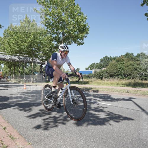 09.08.2026 - GEWOBA Citytriathlon Bremen Michael Burmester http://msf.ph/oto/9956793 09.08.2026 12:52:16 Radfahren 679, 682, 717, 750, 826, 979, 1130 meine-sportfotos.de