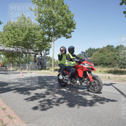 09.08.2026 - GEWOBA Citytriathlon Bremen Michael Burmester http://msf.ph/oto/9956808 09.08.2026 12:52:43 Radfahren 598, 611, 636, 655, 716, 726, 739, 778, 807, 1009 meine-sportfotos.de