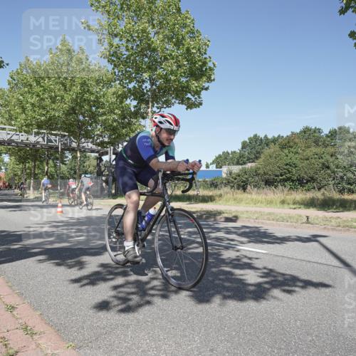09.08.2026 - GEWOBA Citytriathlon Bremen Michael Burmester http://msf.ph/oto/9956811 09.08.2026 12:52:48 Radfahren 598, 611, 655, 726, 739, 778, 807, 1009 meine-sportfotos.de