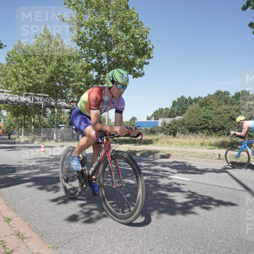 09.08.2026 - GEWOBA Citytriathlon Bremen Michael Burmester http://msf.ph/oto/9956818 09.08.2026 12:52:59 Radfahren 555, 598, 604, 739, 855, 921, 1129 meine-sportfotos.de