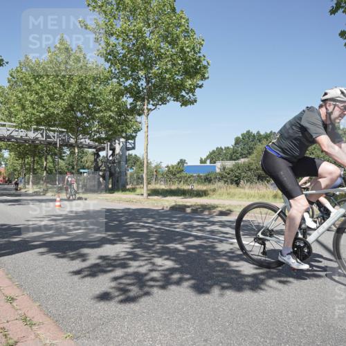 09.08.2026 - GEWOBA Citytriathlon Bremen Michael Burmester http://msf.ph/oto/9956821 09.08.2026 12:53:03 Radfahren 555, 600, 604, 748, 855, 920, 921, 1129 meine-sportfotos.de