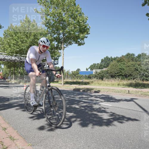 09.08.2026 - GEWOBA Citytriathlon Bremen Michael Burmester http://msf.ph/oto/9956825 09.08.2026 12:53:09 Radfahren 555, 600, 604, 748, 855, 920, 921, 1129 meine-sportfotos.de