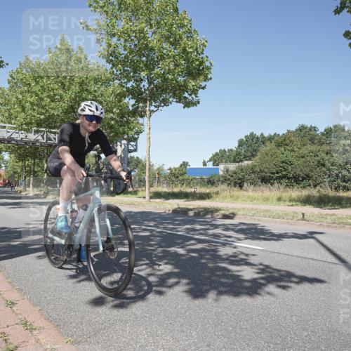 09.08.2026 - GEWOBA Citytriathlon Bremen Michael Burmester http://msf.ph/oto/9956826 09.08.2026 12:53:10 Radfahren 555, 600, 604, 748, 855, 920, 921, 1129 meine-sportfotos.de