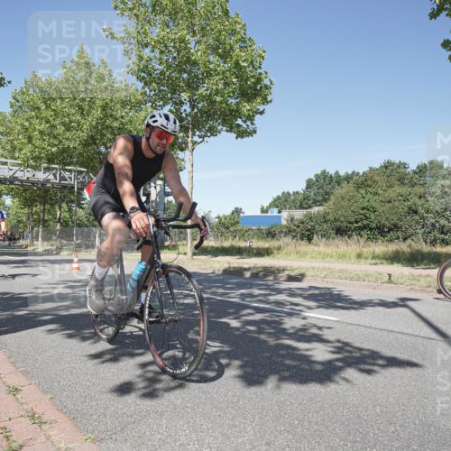 09.08.2026 - GEWOBA Citytriathlon Bremen Michael Burmester http://msf.ph/oto/9956861 09.08.2026 12:54:01 Radfahren 552, 572, 678, 728, 758, 788, 804, 846, 901, 939, 981, 1101, 1119, 1124, 1138 meine-sportfotos.de