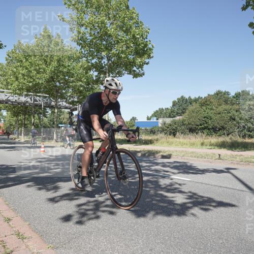 09.08.2026 - GEWOBA Citytriathlon Bremen Michael Burmester http://msf.ph/oto/9956879 09.08.2026 12:54:19 Radfahren 552, 566, 577, 639, 781, 788, 790, 792, 804, 846, 861, 864, 895, 1006 meine-sportfotos.de