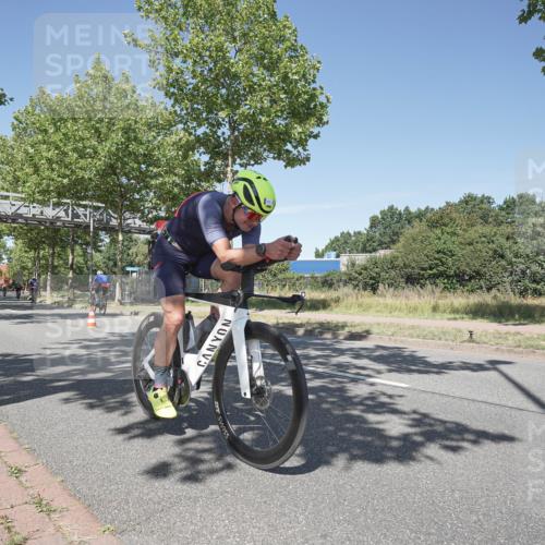 09.08.2026 - GEWOBA Citytriathlon Bremen Michael Burmester http://msf.ph/oto/9956919 09.08.2026 12:55:19 Radfahren 565, 705, 743, 789, 911, 930, 970 meine-sportfotos.de