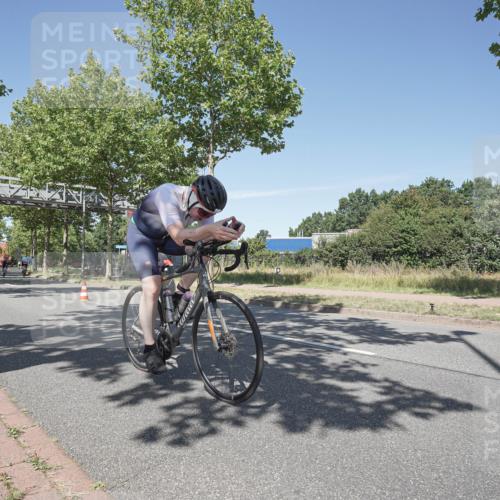 09.08.2026 - GEWOBA Citytriathlon Bremen Michael Burmester http://msf.ph/oto/9956978 09.08.2026 12:56:43 Radfahren 727, 761, 762, 774, 840, 848, 871, 902 meine-sportfotos.de