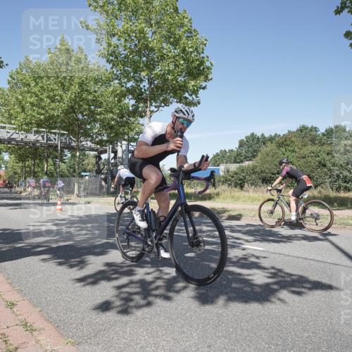09.08.2026 - GEWOBA Citytriathlon Bremen Michael Burmester http://msf.ph/oto/9957004 09.08.2026 12:57:17 Radfahren 586, 696, 766, 806, 838, 844, 886, 972, 982, 1109 meine-sportfotos.de