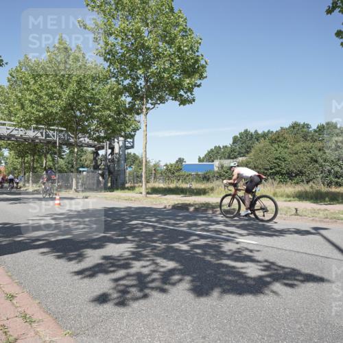 09.08.2026 - GEWOBA Citytriathlon Bremen Michael Burmester http://msf.ph/oto/9957006 09.08.2026 12:57:19 Radfahren 586, 766, 806, 838, 858, 886, 972, 982, 1109 meine-sportfotos.de