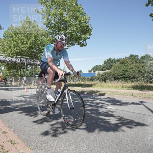 09.08.2026 - GEWOBA Citytriathlon Bremen Michael Burmester http://msf.ph/oto/9957014 09.08.2026 12:57:29 Radfahren 586, 603, 701, 702, 834, 838, 858, 886, 982 meine-sportfotos.de